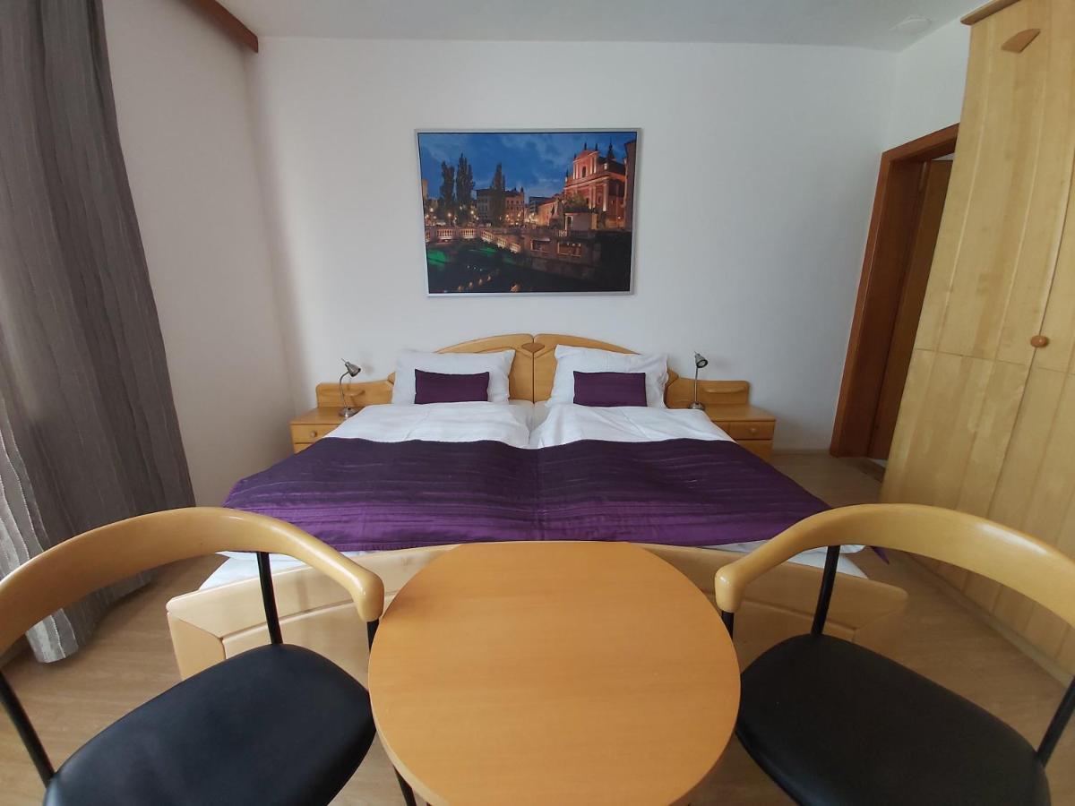 סיבודן B&B Pension Karlsdorfer Hof מראה חיצוני תמונה